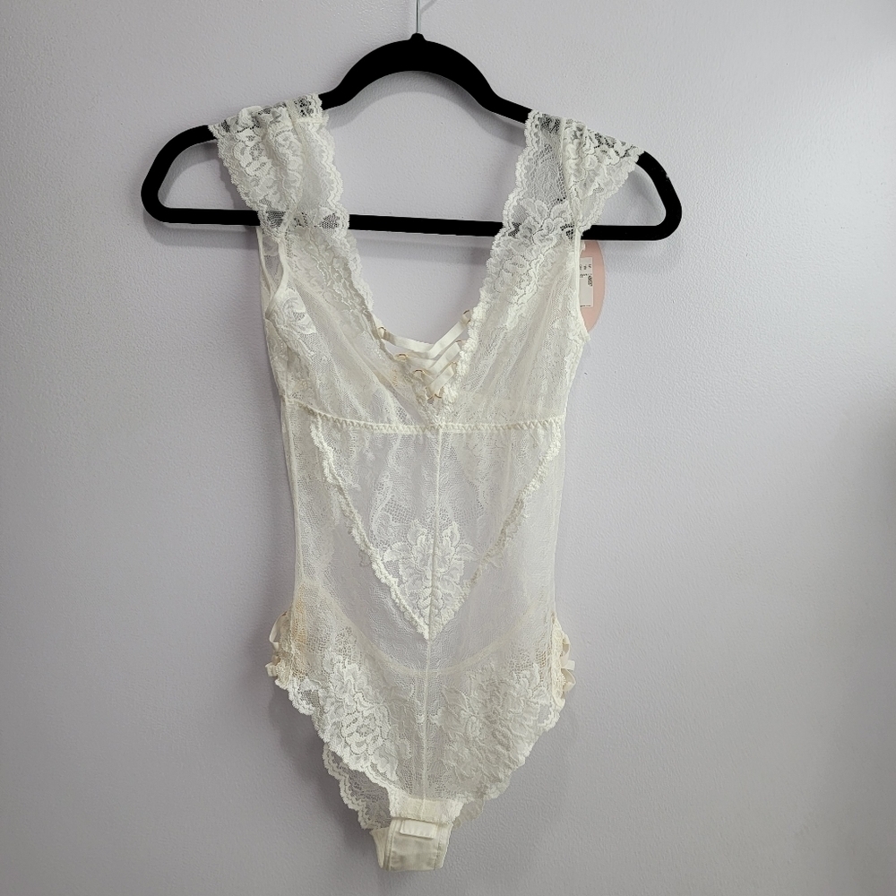 NWT Ellipse Lace Bodysuit Size S - Picture 1 of 7